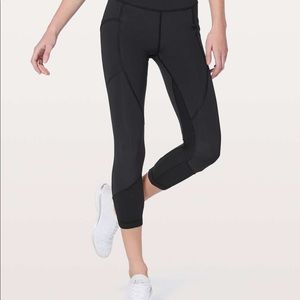 Crop Lululemon Yoga pants